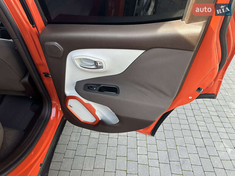 Внедорожник / Кроссовер Jeep Renegade 2016 в Черновцах фото 18 Внедорожник / Кроссовер Jeep Renegade 2016 в Черновцах