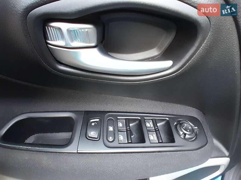 Внедорожник / Кроссовер Jeep Renegade 2019 в Киеве