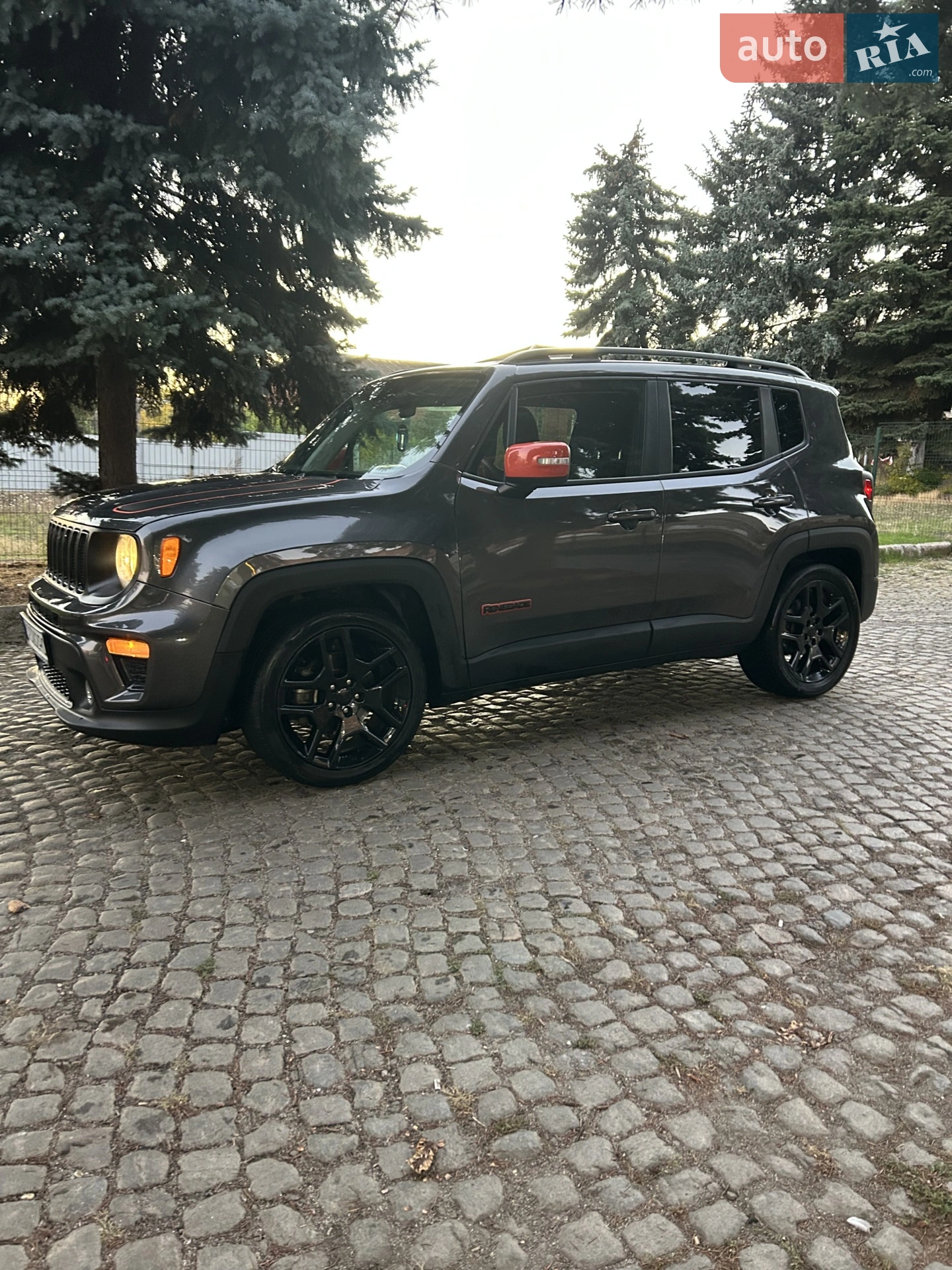 2020 Jeep Renegade - мініатюра 2