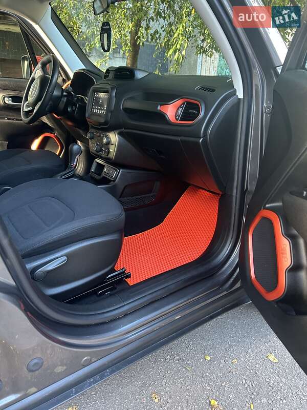 Позашляховик / Кросовер Jeep Renegade 2020 в Кропивницькому фото 12 Позашляховик / Кросовер Jeep Renegade 2020 в Кропивницькому