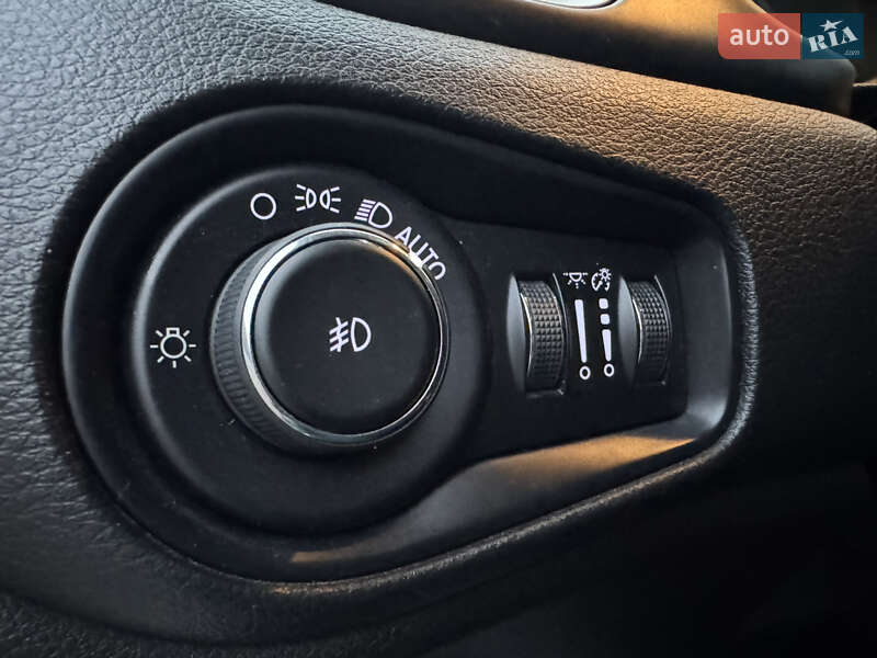 Внедорожник / Кроссовер Jeep Renegade 2016 в Киеве