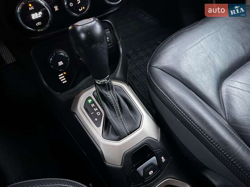 Внедорожник / Кроссовер Jeep Renegade 2016 в Киеве