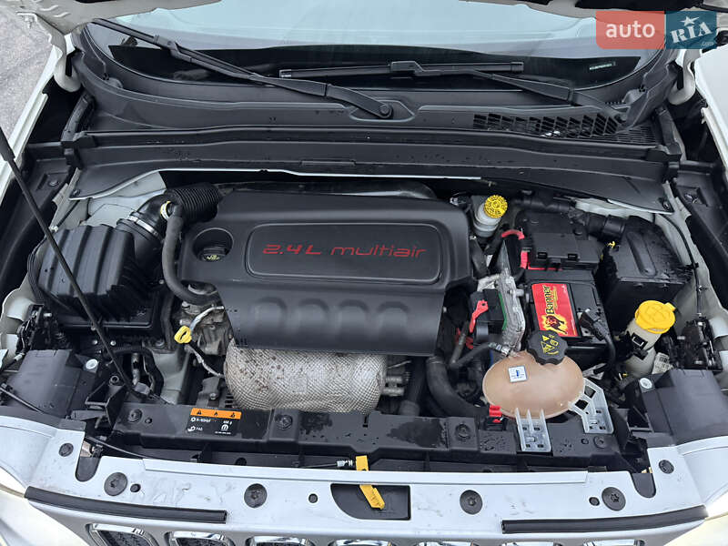 Внедорожник / Кроссовер Jeep Renegade 2016 в Киеве