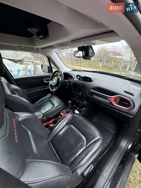 Внедорожник / Кроссовер Jeep Renegade 2016 в Каневе