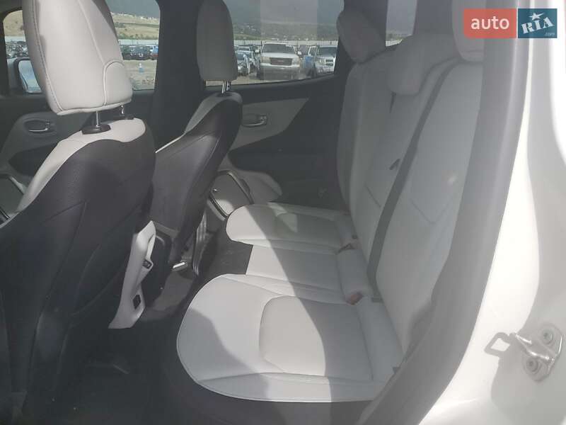 Внедорожник / Кроссовер Jeep Renegade 2018 в Киеве фото 9 Внедорожник / Кроссовер Jeep Renegade 2018 в Киеве