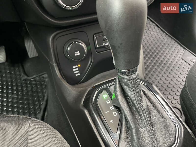 Внедорожник / Кроссовер Jeep Renegade 2017 в Лубнах