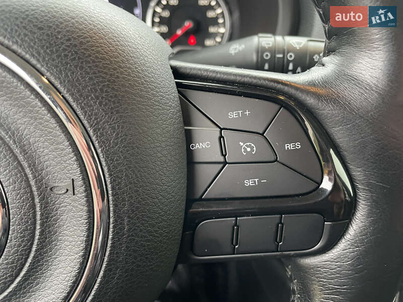 Внедорожник / Кроссовер Jeep Renegade 2017 в Лубнах