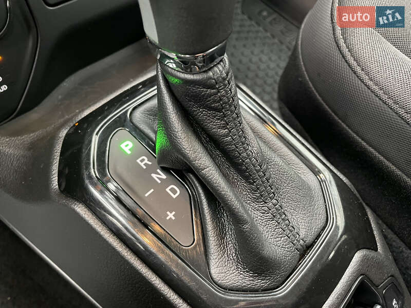 Внедорожник / Кроссовер Jeep Renegade 2017 в Лубнах