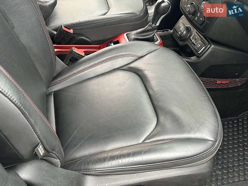 Позашляховик / Кросовер Jeep Renegade 2019 в Хмельницькому фото 40 Позашляховик / Кросовер Jeep Renegade 2019 в Хмельницькому