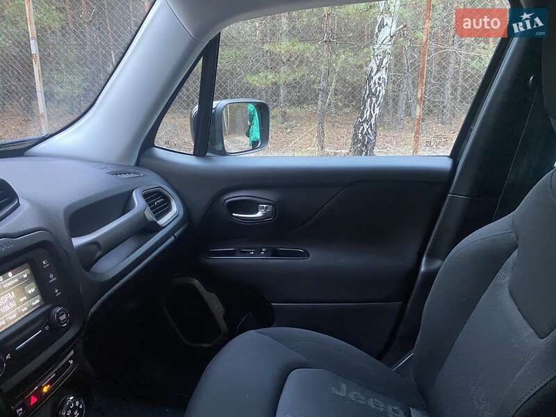 Позашляховик / Кросовер Jeep Renegade 2016 в Києві