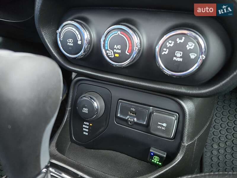 Внедорожник / Кроссовер Jeep Renegade 2017 в Киеве