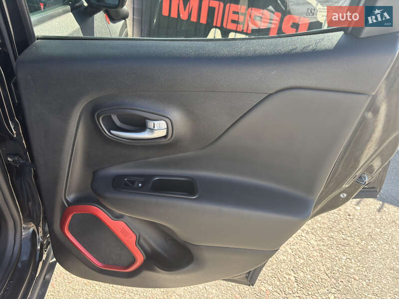 Позашляховик / Кросовер Jeep Renegade 2018 в Києві фото 12 Позашляховик / Кросовер Jeep Renegade 2018 в Києві