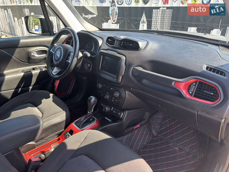 Позашляховик / Кросовер Jeep Renegade 2018 в Києві фото 16 Позашляховик / Кросовер Jeep Renegade 2018 в Києві