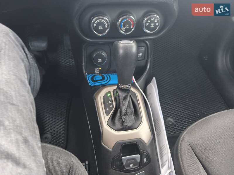 Позашляховик / Кросовер Jeep Renegade 2016 в Одесі