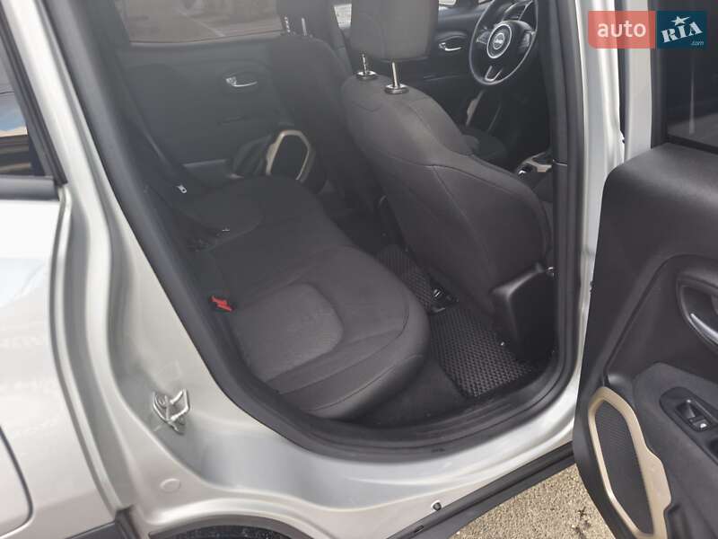 Позашляховик / Кросовер Jeep Renegade 2016 в Одесі