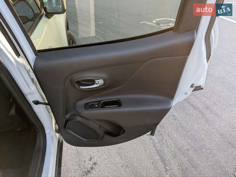 Внедорожник / Кроссовер Jeep Renegade 2020 в Киеве фото 14 Внедорожник / Кроссовер Jeep Renegade 2020 в Киеве