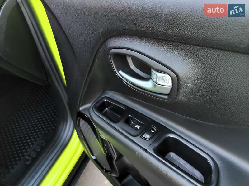 Внедорожник / Кроссовер Jeep Renegade 2017 в Киеве фото 52 Внедорожник / Кроссовер Jeep Renegade 2017 в Киеве