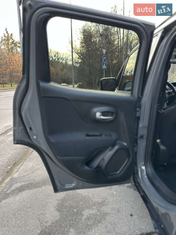 Внедорожник / Кроссовер Jeep Renegade 2019 в Киеве