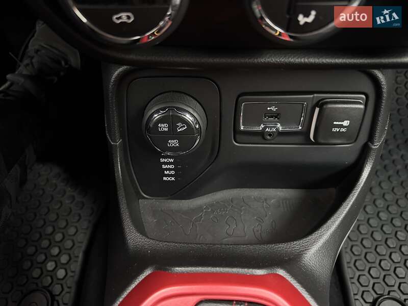 Внедорожник / Кроссовер Jeep Renegade 2016 в Виннице