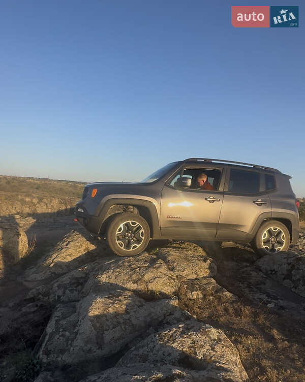 Внедорожник / Кроссовер Jeep Renegade 2016 в Киеве
