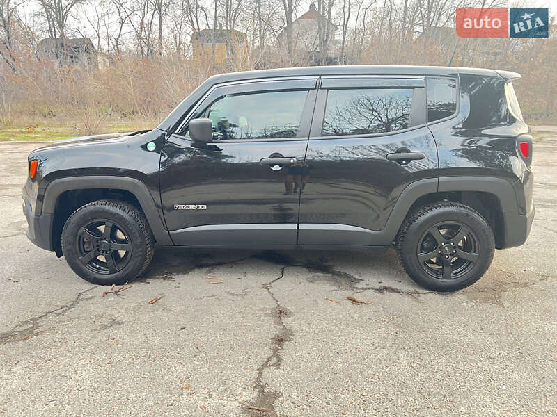 Внедорожник / Кроссовер Jeep Renegade 2015 в Чернигове