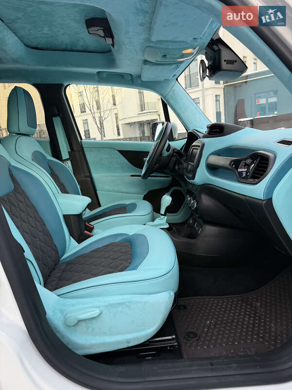 Позашляховик / Кросовер Jeep Renegade 2015 в Львові