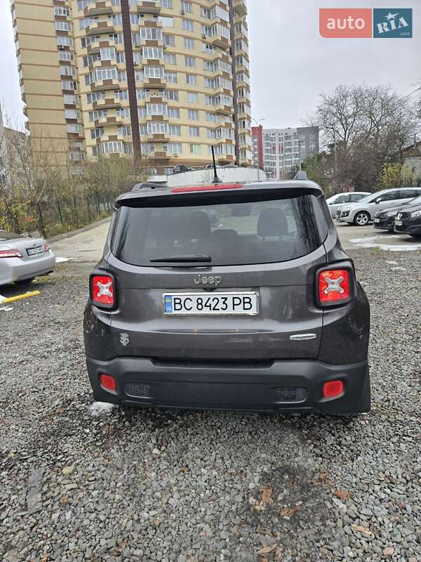 Позашляховик / Кросовер Jeep Renegade 2016 в Львові