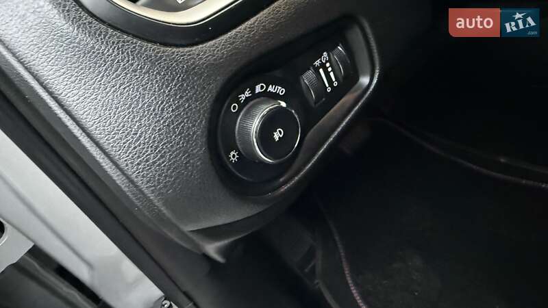 Внедорожник / Кроссовер Jeep Renegade 2015 в Тернополе фото 21 Внедорожник / Кроссовер Jeep Renegade 2015 в Тернополе