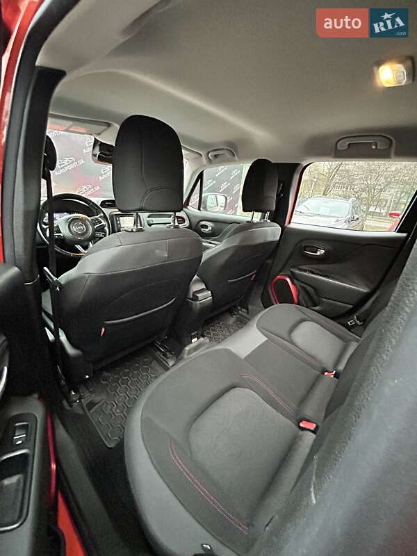 Внедорожник / Кроссовер Jeep Renegade 2015 в Сумах