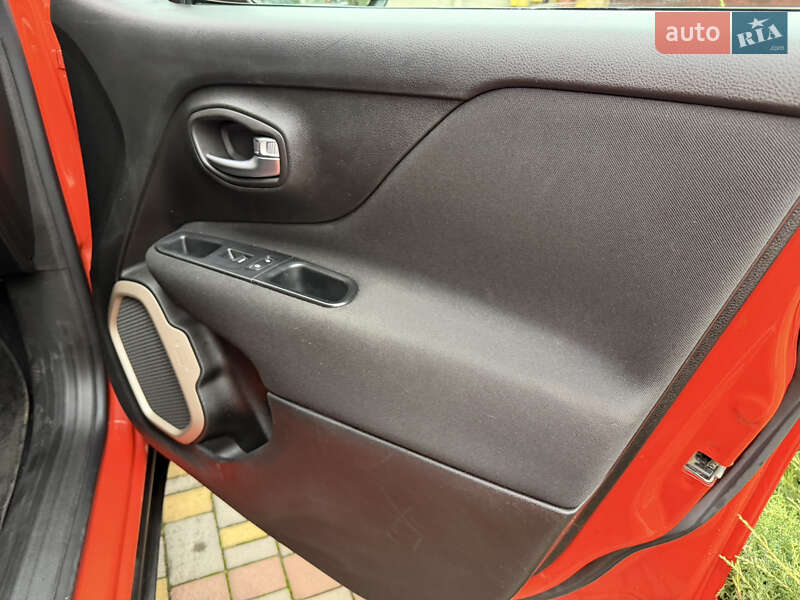 Позашляховик / Кросовер Jeep Renegade 2015 в Дніпрі фото 41 Позашляховик / Кросовер Jeep Renegade 2015 в Дніпрі