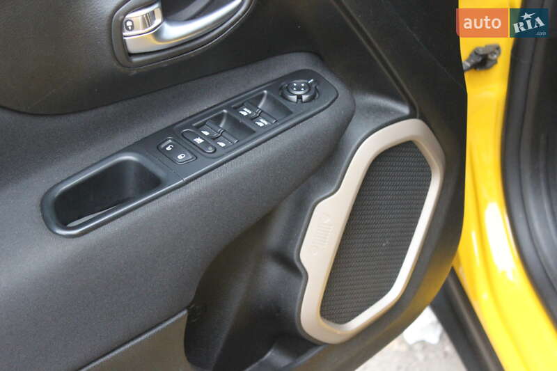 Позашляховик / Кросовер Jeep Renegade 2016 в Дніпрі фото 17 Позашляховик / Кросовер Jeep Renegade 2016 в Дніпрі