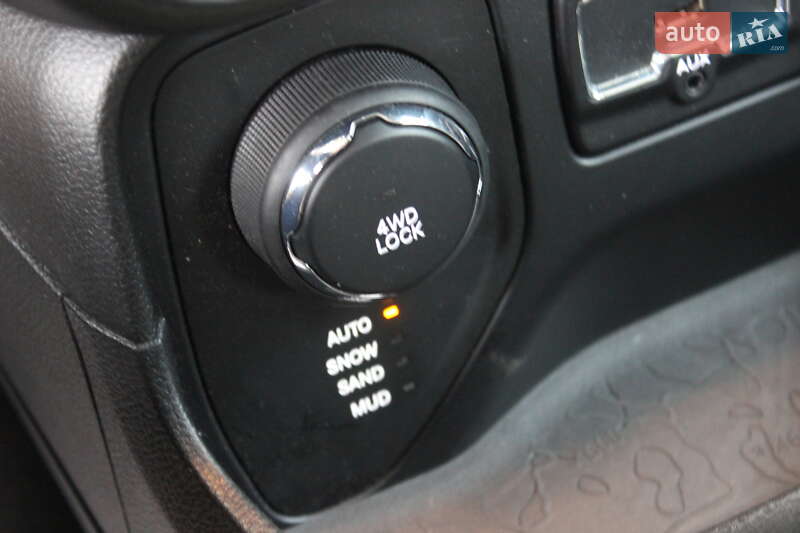 Позашляховик / Кросовер Jeep Renegade 2016 в Дніпрі фото 34 Позашляховик / Кросовер Jeep Renegade 2016 в Дніпрі