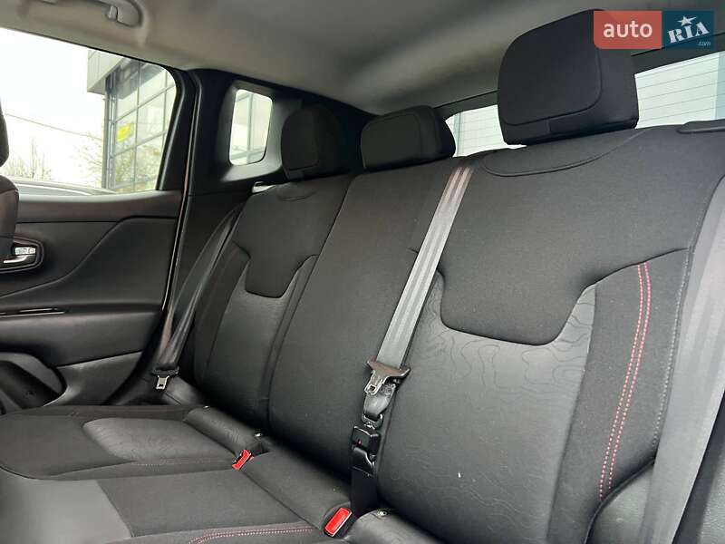 Позашляховик / Кросовер Jeep Renegade 2016 в Івано-Франківську фото 21 Позашляховик / Кросовер Jeep Renegade 2016 в Івано-Франківську