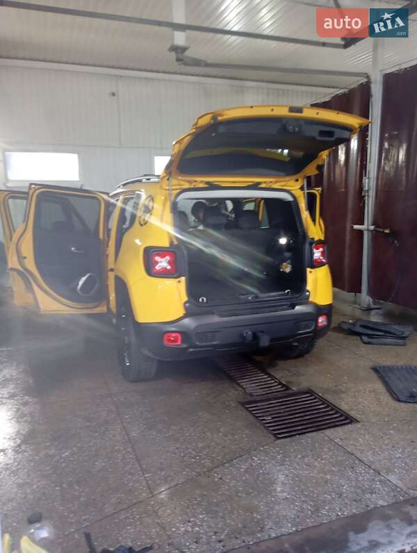 Внедорожник / Кроссовер Jeep Renegade 2016 в Киеве