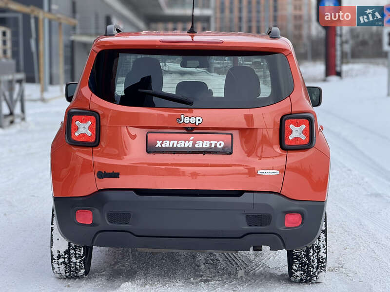 Внедорожник / Кроссовер Jeep Renegade 2015 в Киеве
