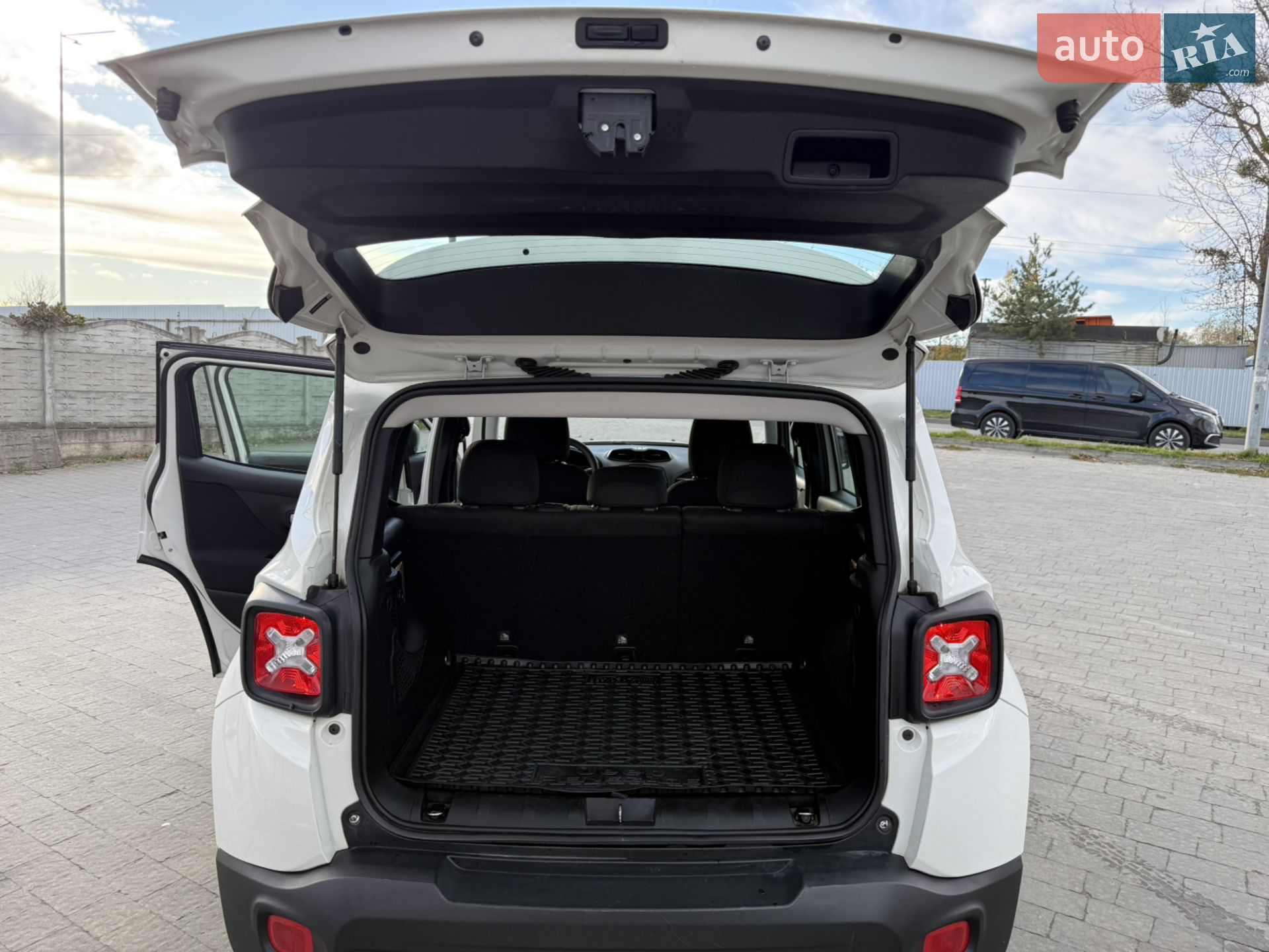 2016 Jeep Renegade - мініатюра 10