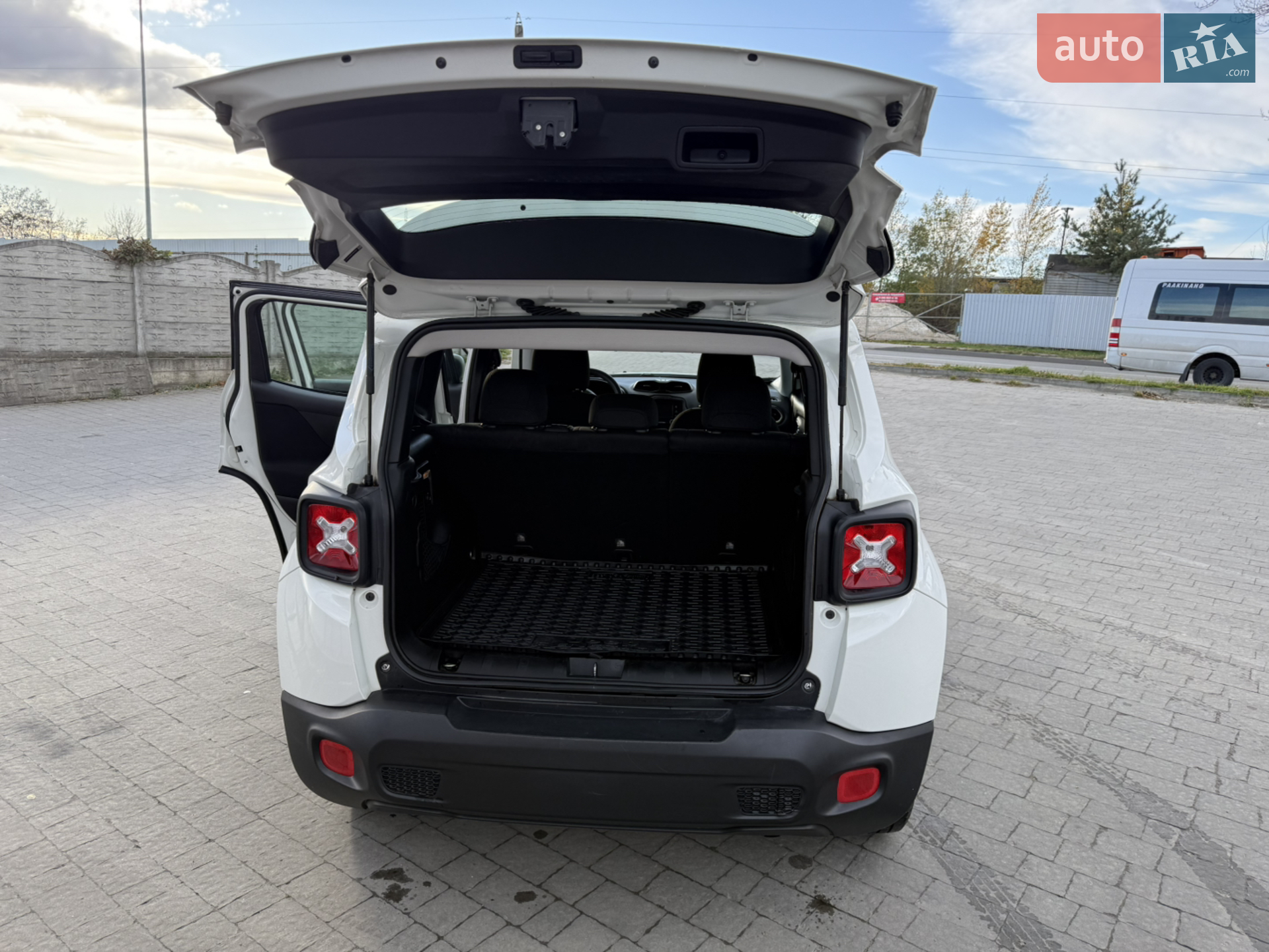 2016 Jeep Renegade - мініатюра 11