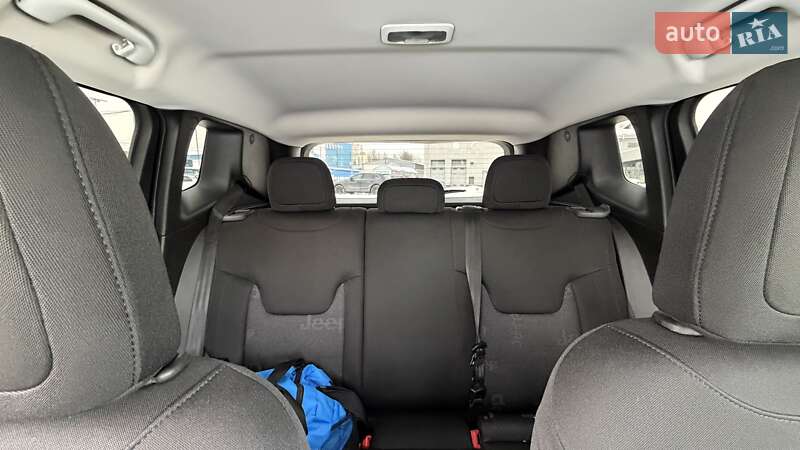 Внедорожник / Кроссовер Jeep Renegade 2016 в Киеве