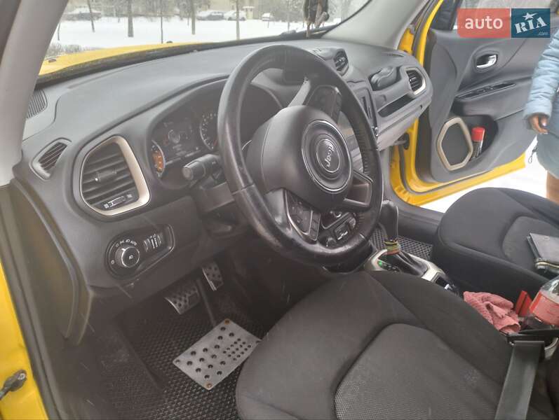 Внедорожник / Кроссовер Jeep Renegade 2016 в Киеве