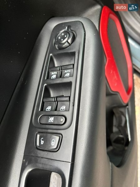 Внедорожник / Кроссовер Jeep Renegade 2016 в Кривом Роге