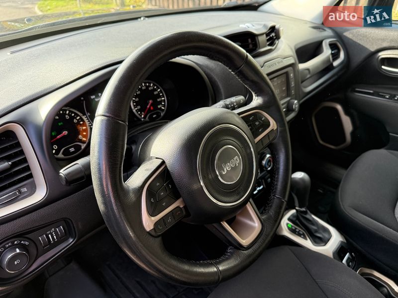 Внедорожник / Кроссовер Jeep Renegade 2016 в Киеве