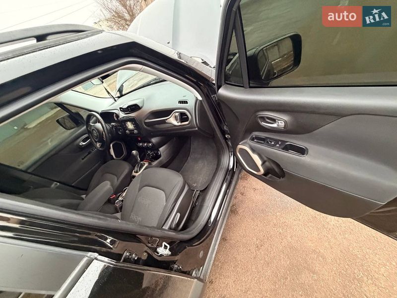 Внедорожник / Кроссовер Jeep Renegade 2016 в Прилуках