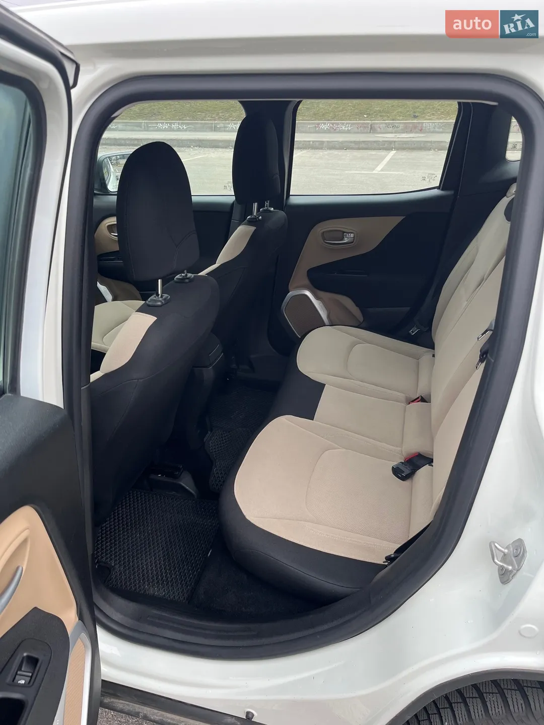 2015 Jeep Renegade - мініатюра 9