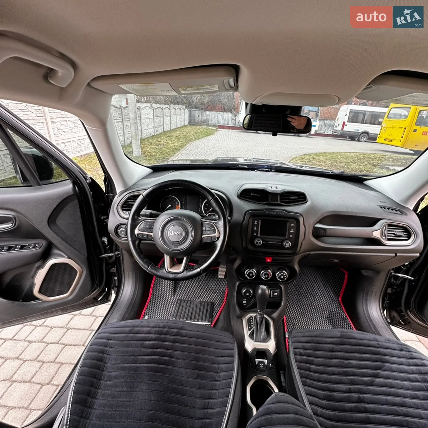 2017 Jeep Renegade - мініатюра 12
