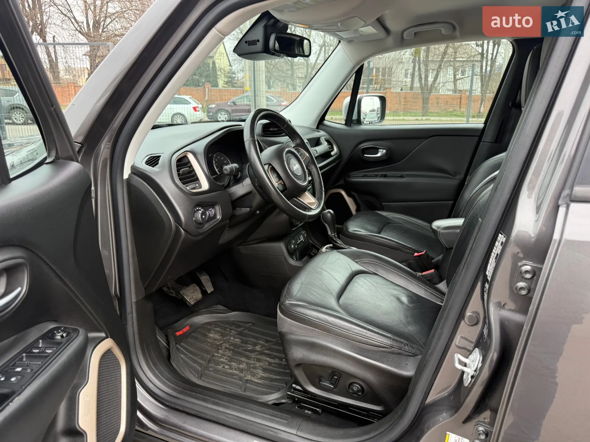 2016 Jeep Renegade - мініатюра 12