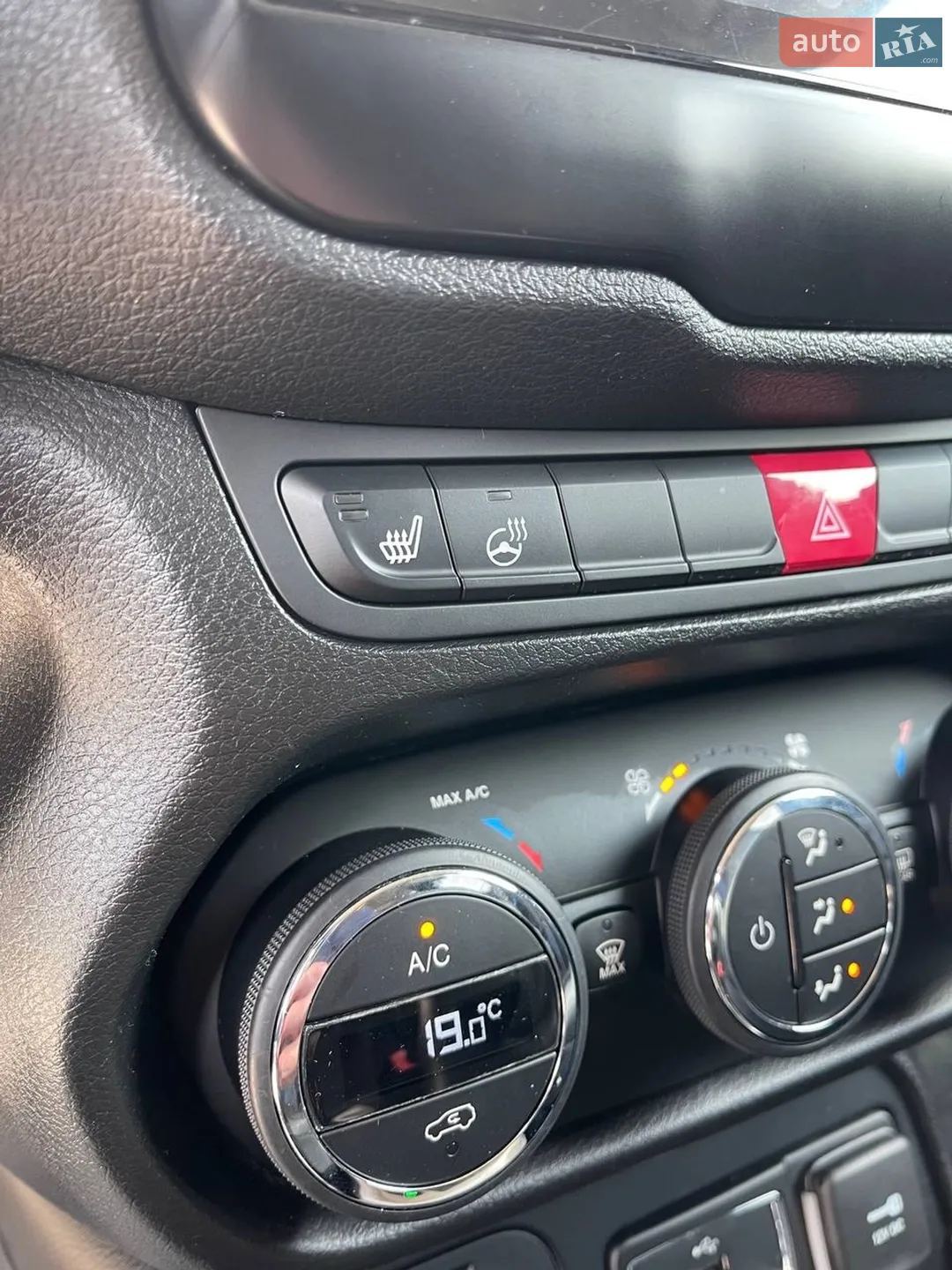 2015 Jeep Renegade - мініатюра 20