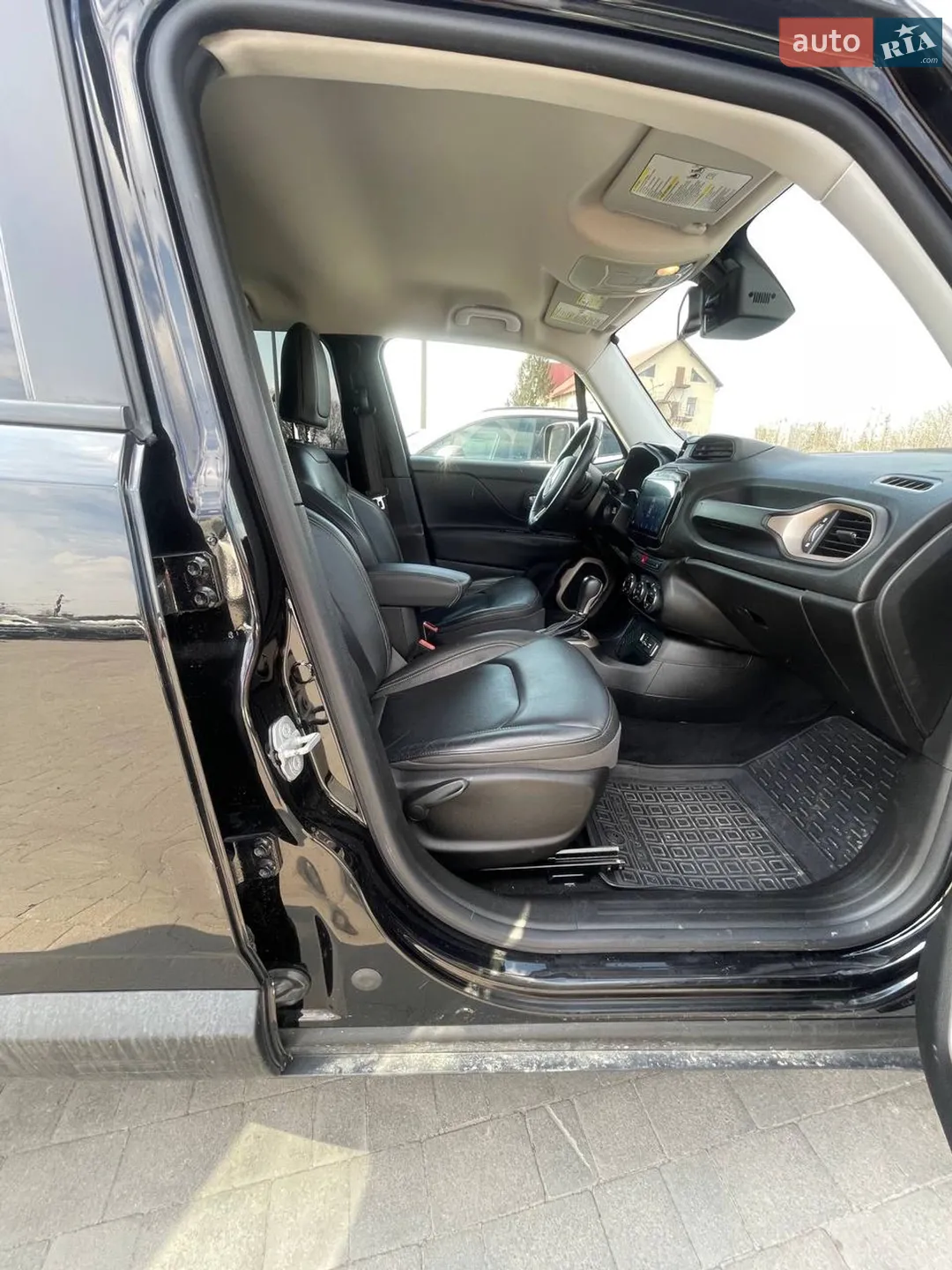 2015 Jeep Renegade - мініатюра 29