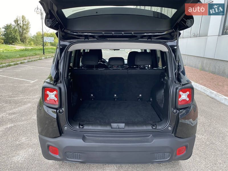 Внедорожник / Кроссовер Jeep Renegade 2019 в Киеве