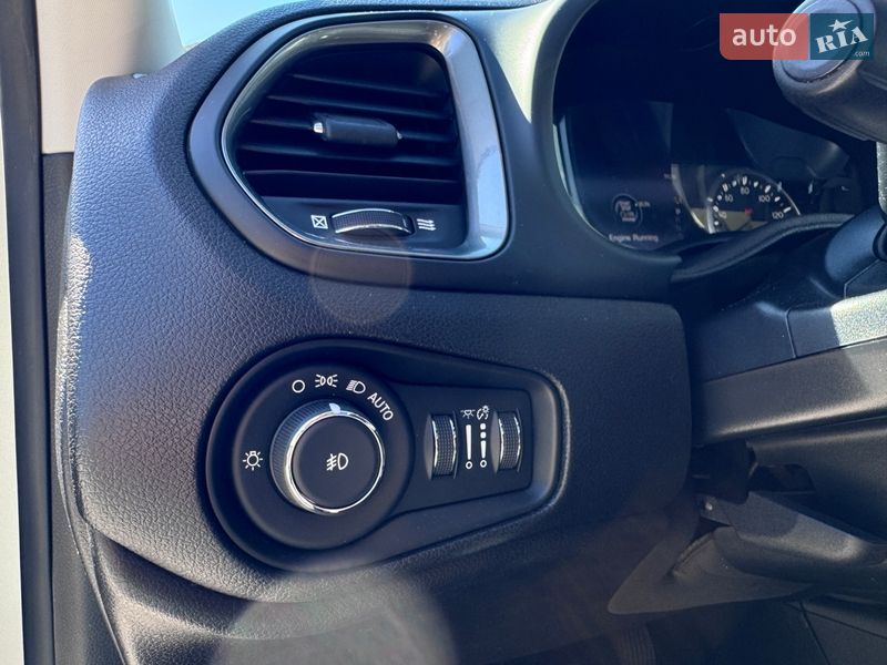 Внедорожник / Кроссовер Jeep Renegade 2017 в Киеве