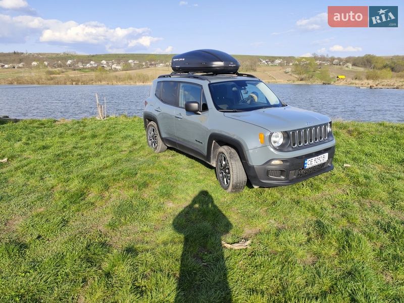 Внедорожник / Кроссовер Jeep Renegade 2016 в Черновцах
